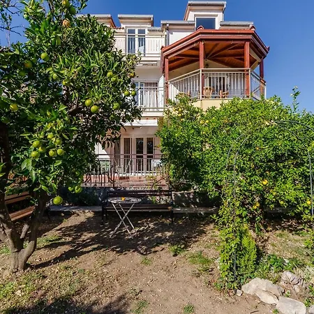 Benzon * Kaštela