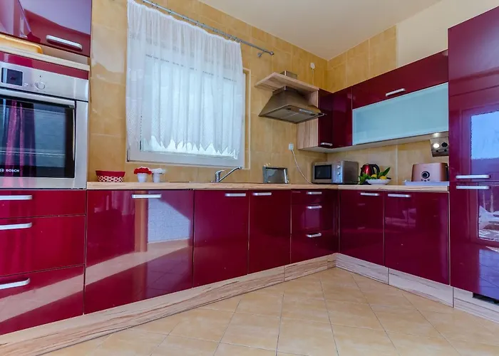 Benzon 公寓 Kaštela