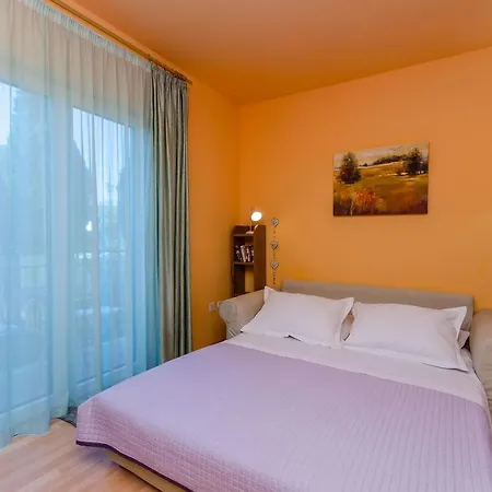 Benzon Apartment *